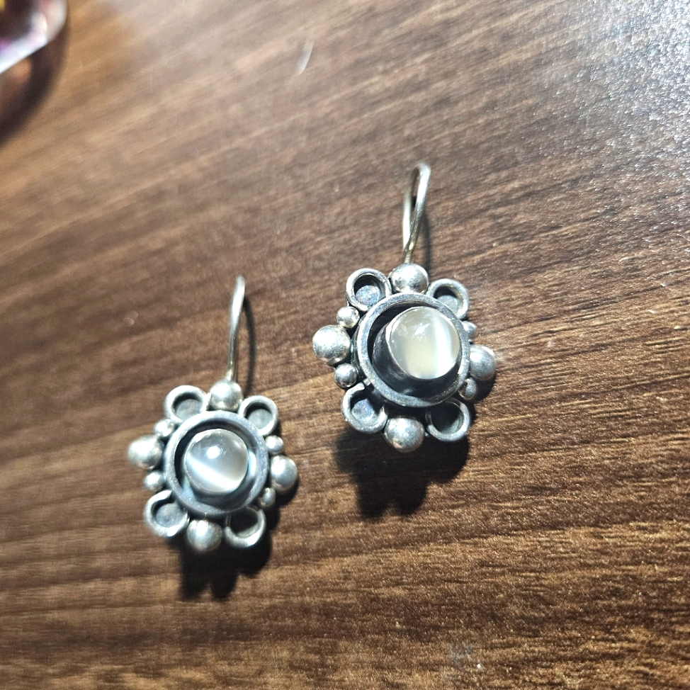 Suarti Grey Moonstone- Sterling Silver